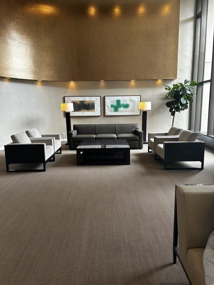 3930 N Pine Grove Ave Apt 408 - Photo 4 of 5