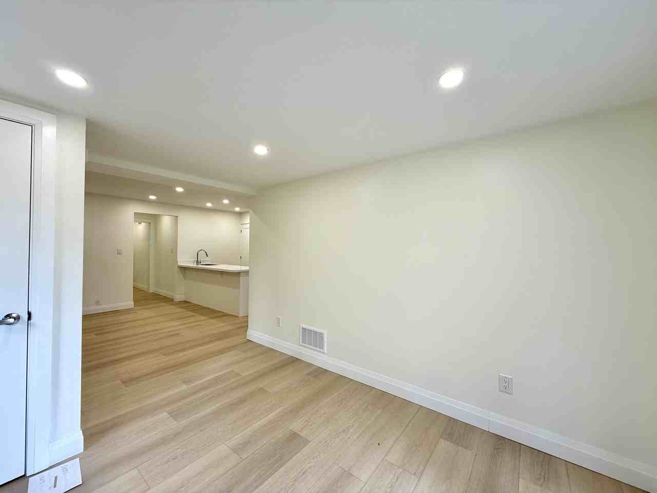 25 Meadowbrook Cres - Photo 2 of 13