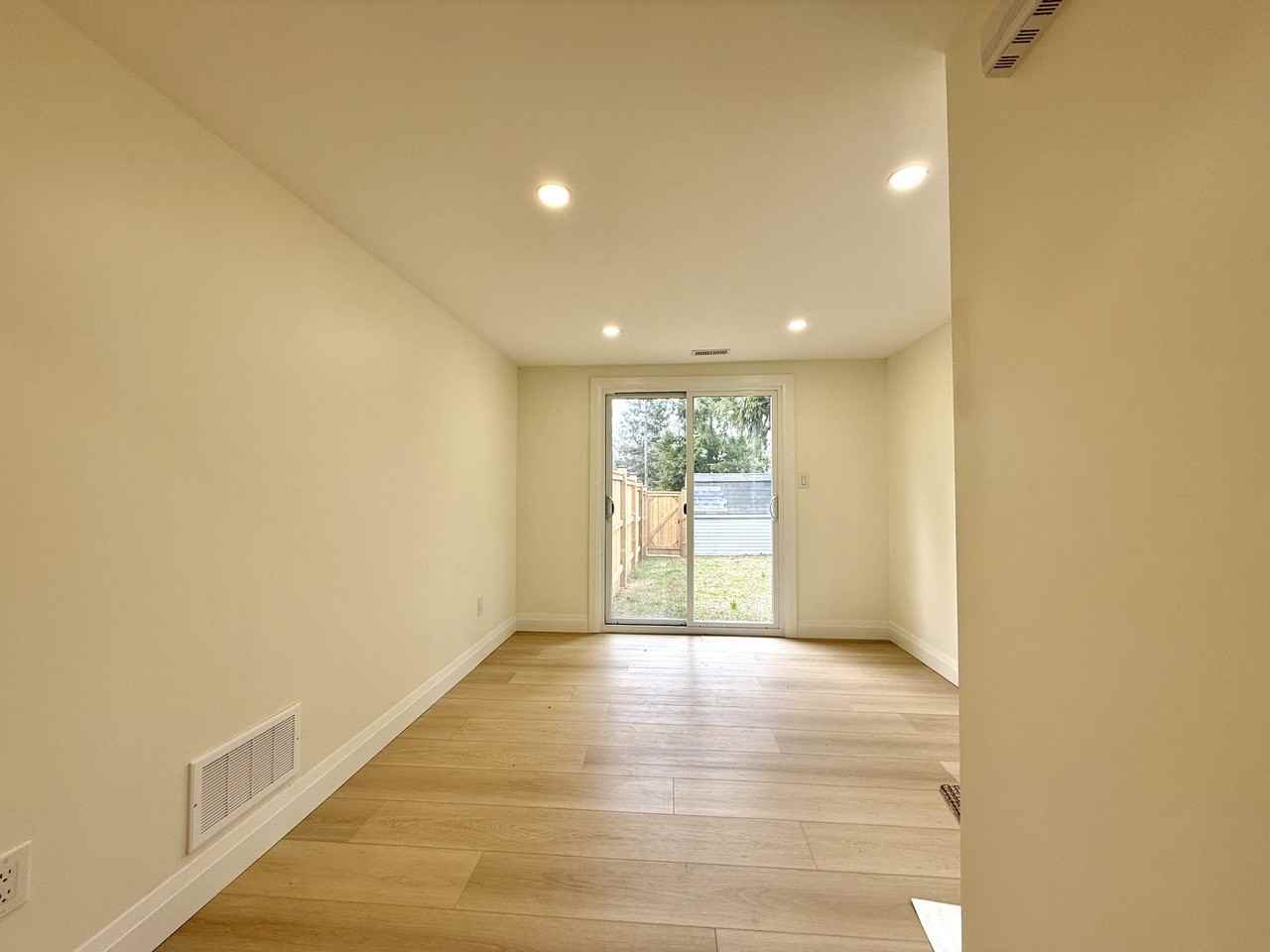 25 Meadowbrook Cres - Photo 5 of 13