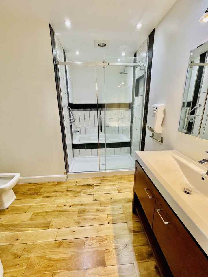 751 Rue Irène - Photo 4 of 9