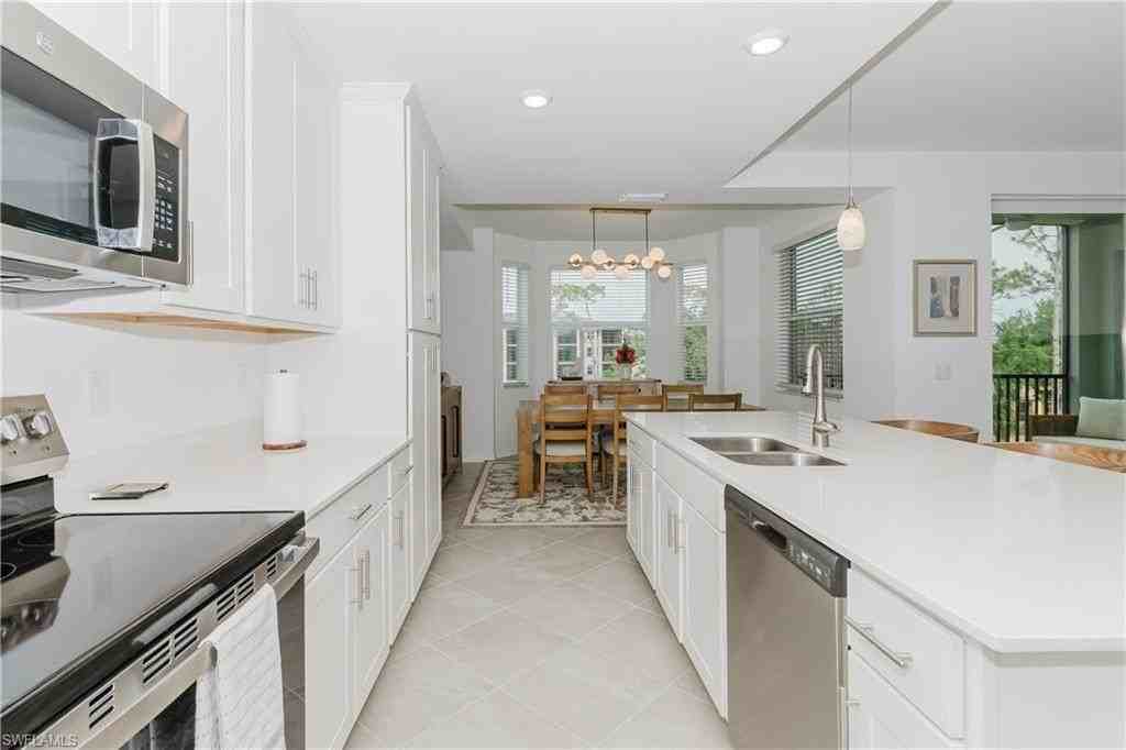 18461 Copperhead Ct N #436 - Photo 4 of 37
