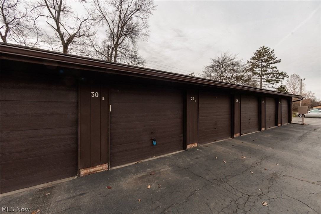 3265 Mayfield Rd Apt 29 - Photo 2 of 44