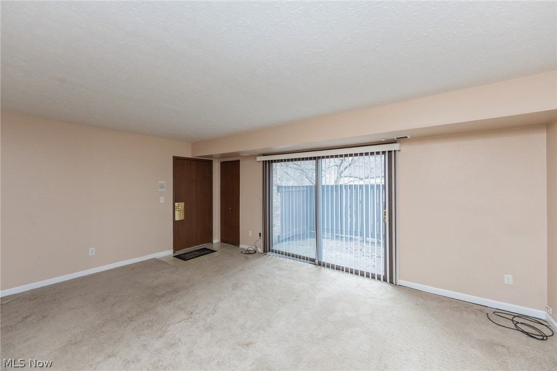 3265 Mayfield Rd Apt 29 - Photo 3 of 44