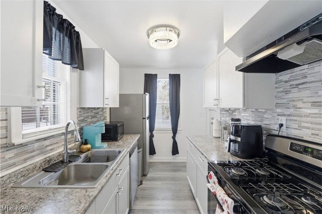 5246 Philip Ave - Photo 3 of 12