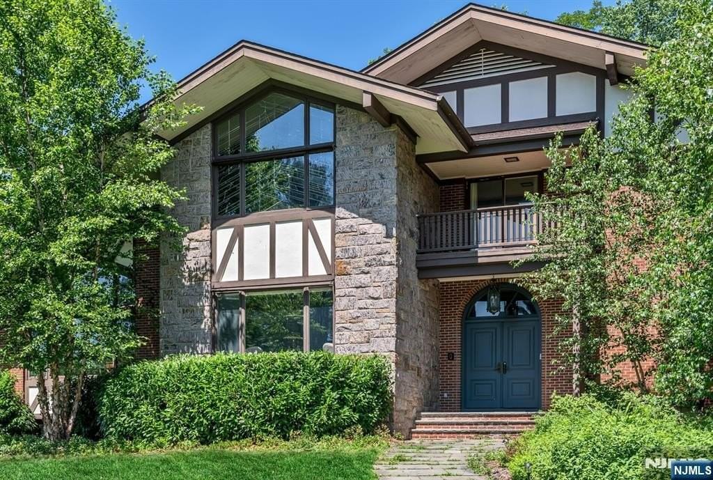 681 Closter Dock Rd - Photo 2 of 40