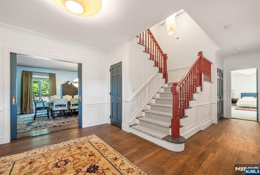 681 Closter Dock Rd - Photo 4 of 40