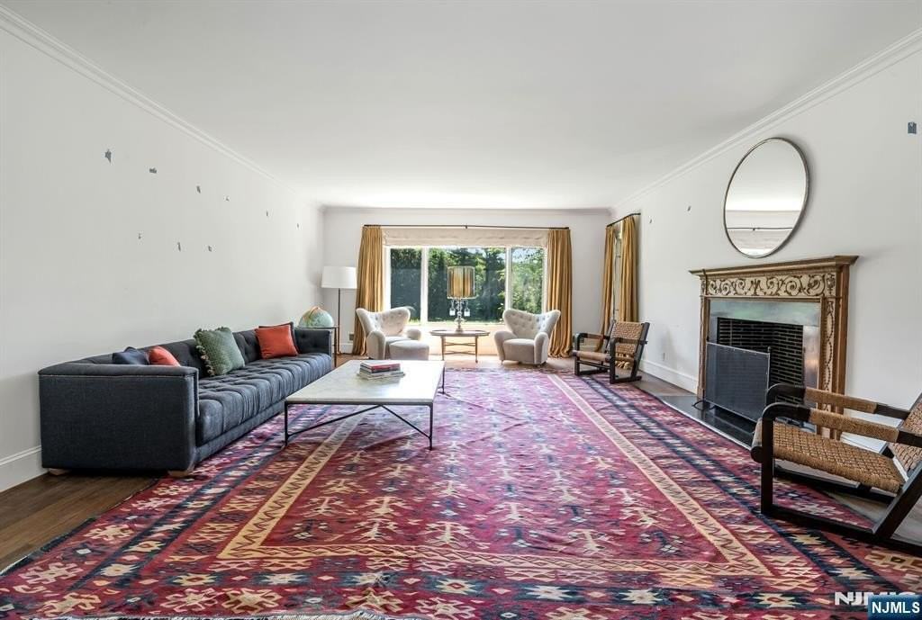 681 Closter Dock Rd - Photo 5 of 40