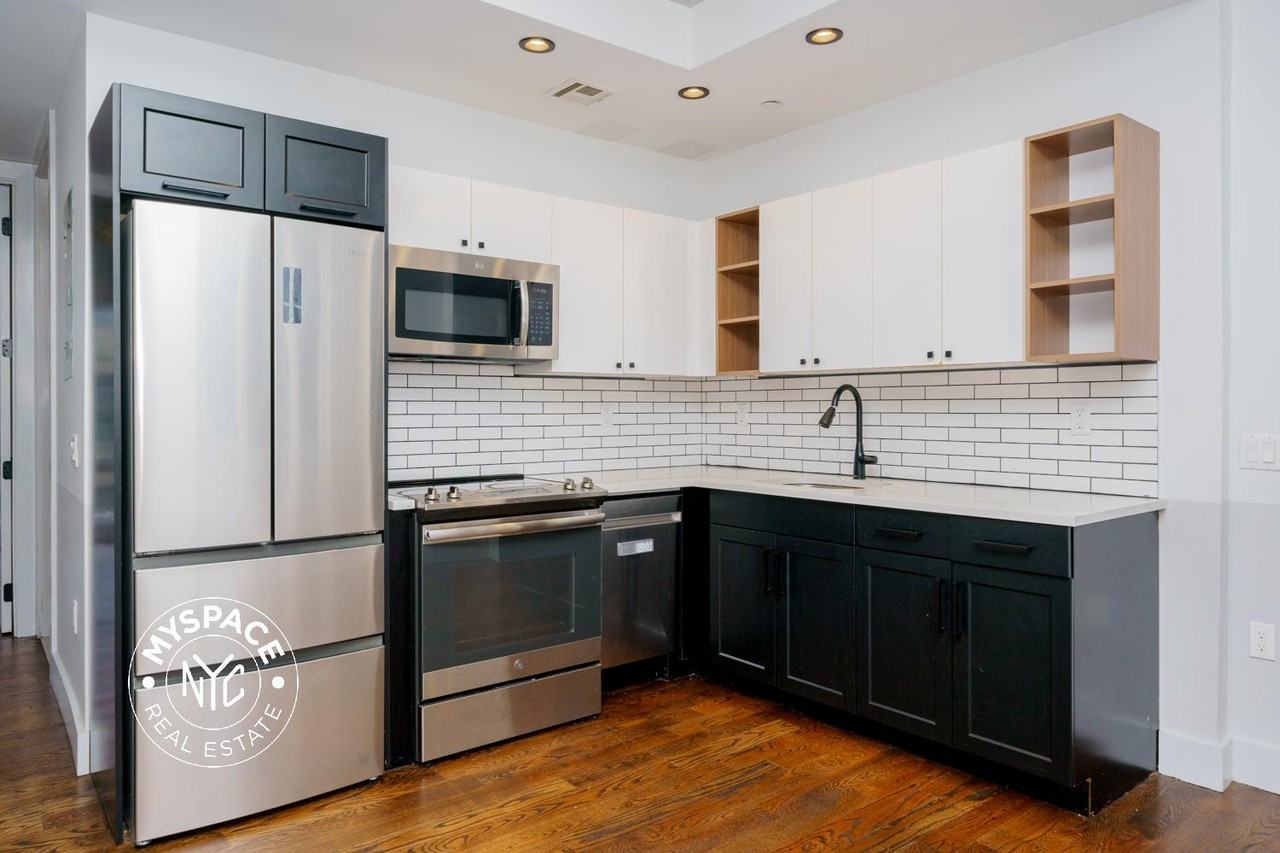 3119 37th St #4E - Photo 4 of 13