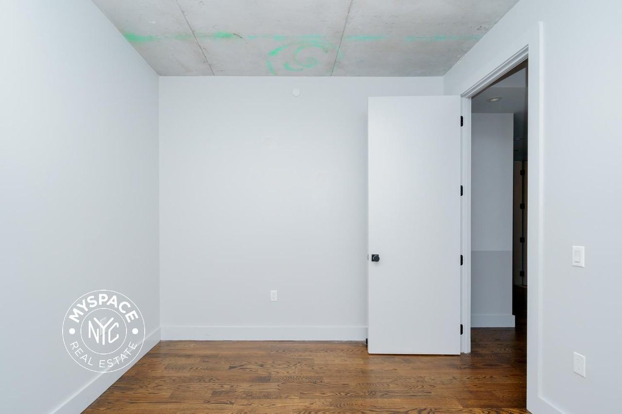 3119 37th St #4E - Photo 6 of 13