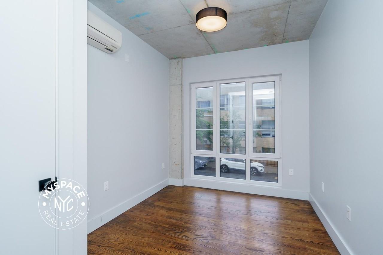 3119 37th St #4E - Photo 7 of 13