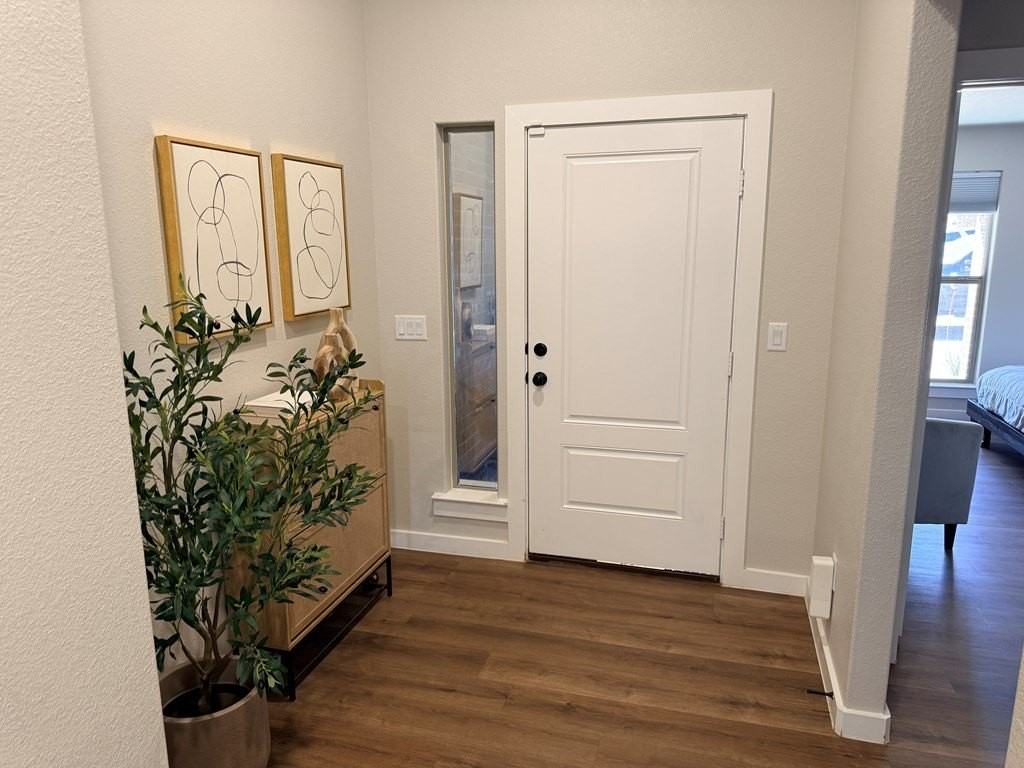 421 Graze St - Photo 2 of 28