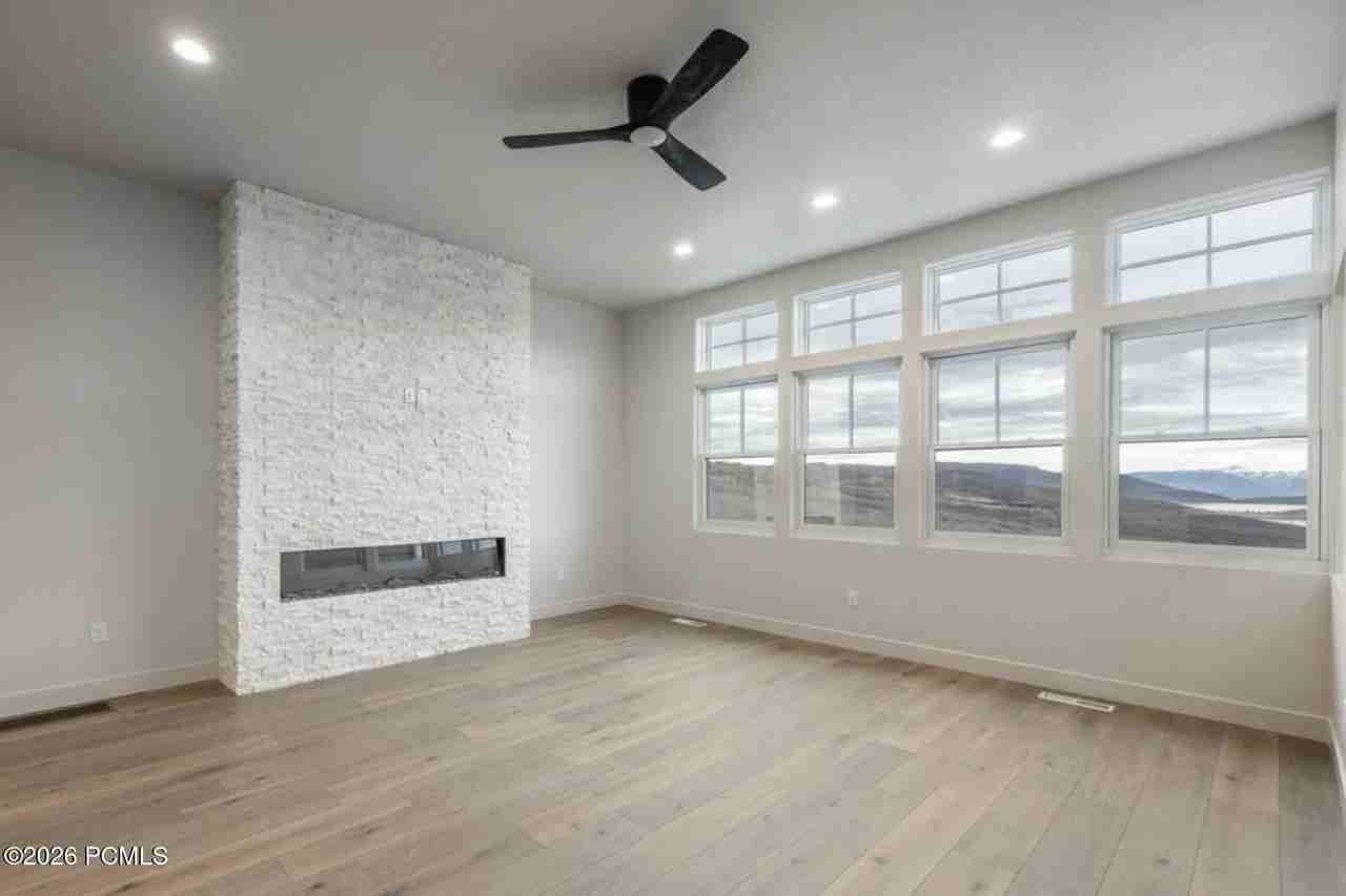 698 E Silver Hill Loop - Photo 2 of 19