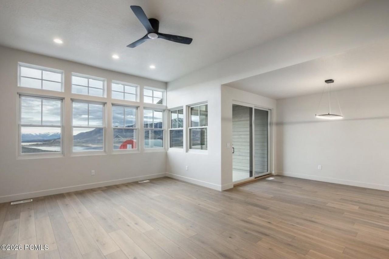 698 E Silver Hill Loop - Photo 4 of 19