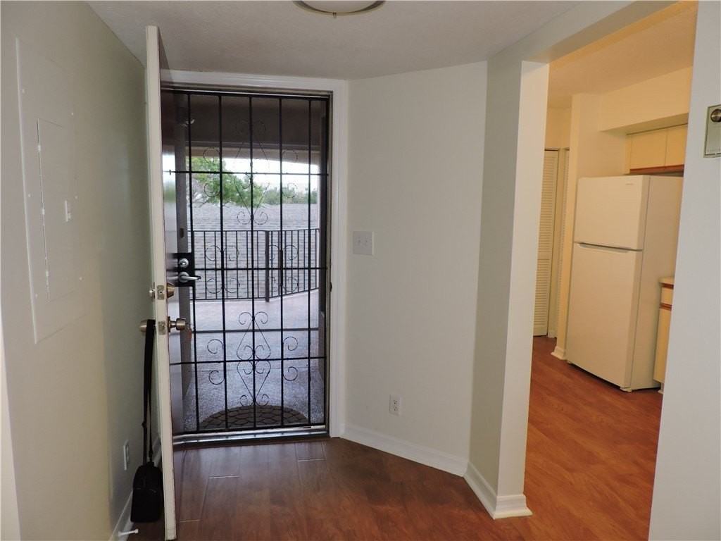 6240 E Mirror Lake Dr #201 - Photo 5 of 36