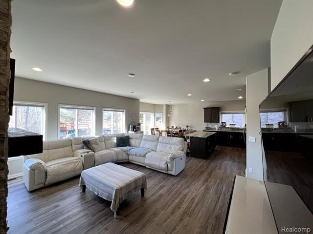 13788 Grandeur Ave - Photo 2 of 17