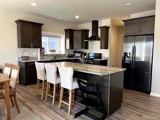 13788 Grandeur Ave - Photo 4 of 17