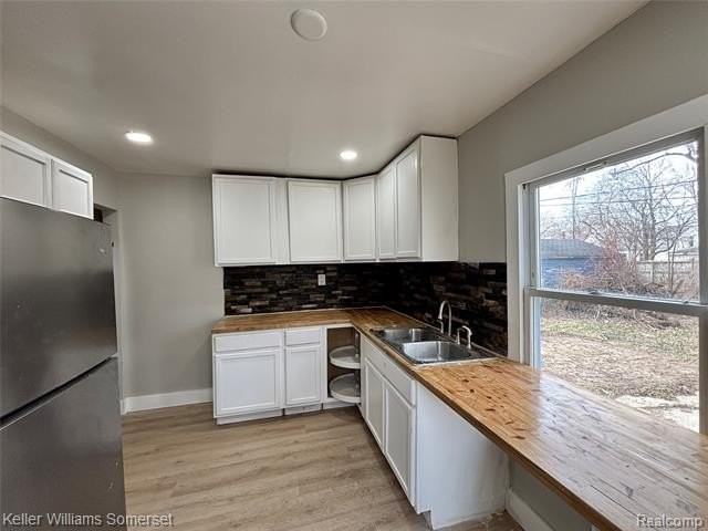 20245 Archdale St - Photo 5 of 11