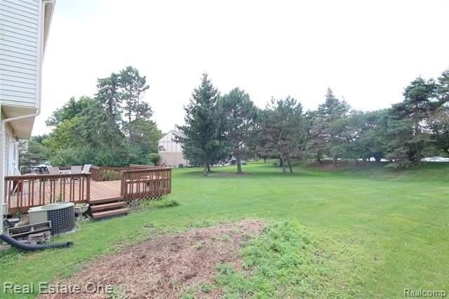 5590 Greenbriar Dr - Photo 4 of 34