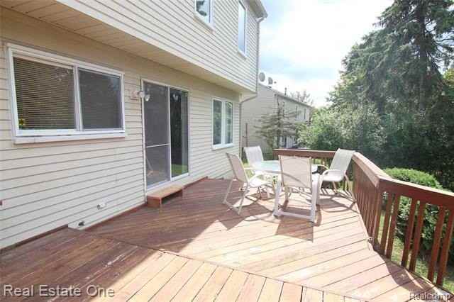 5590 Greenbriar Dr - Photo 6 of 34