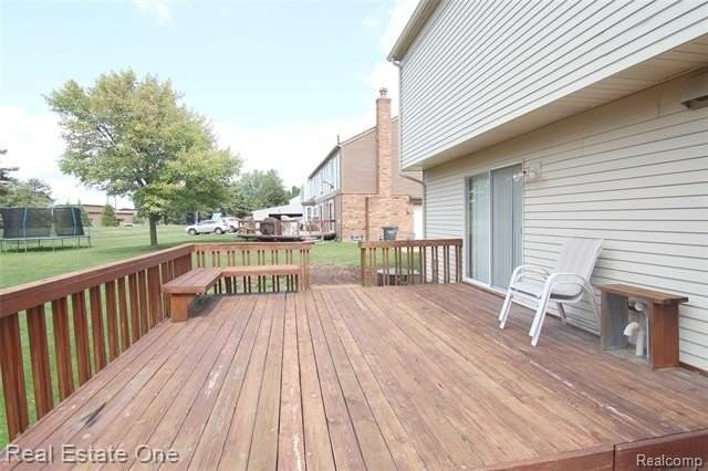 5590 Greenbriar Dr - Photo 7 of 34