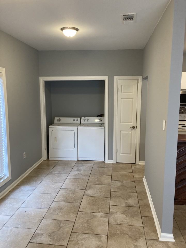 13715 Kenner Ave #D - Photo 2 of 15