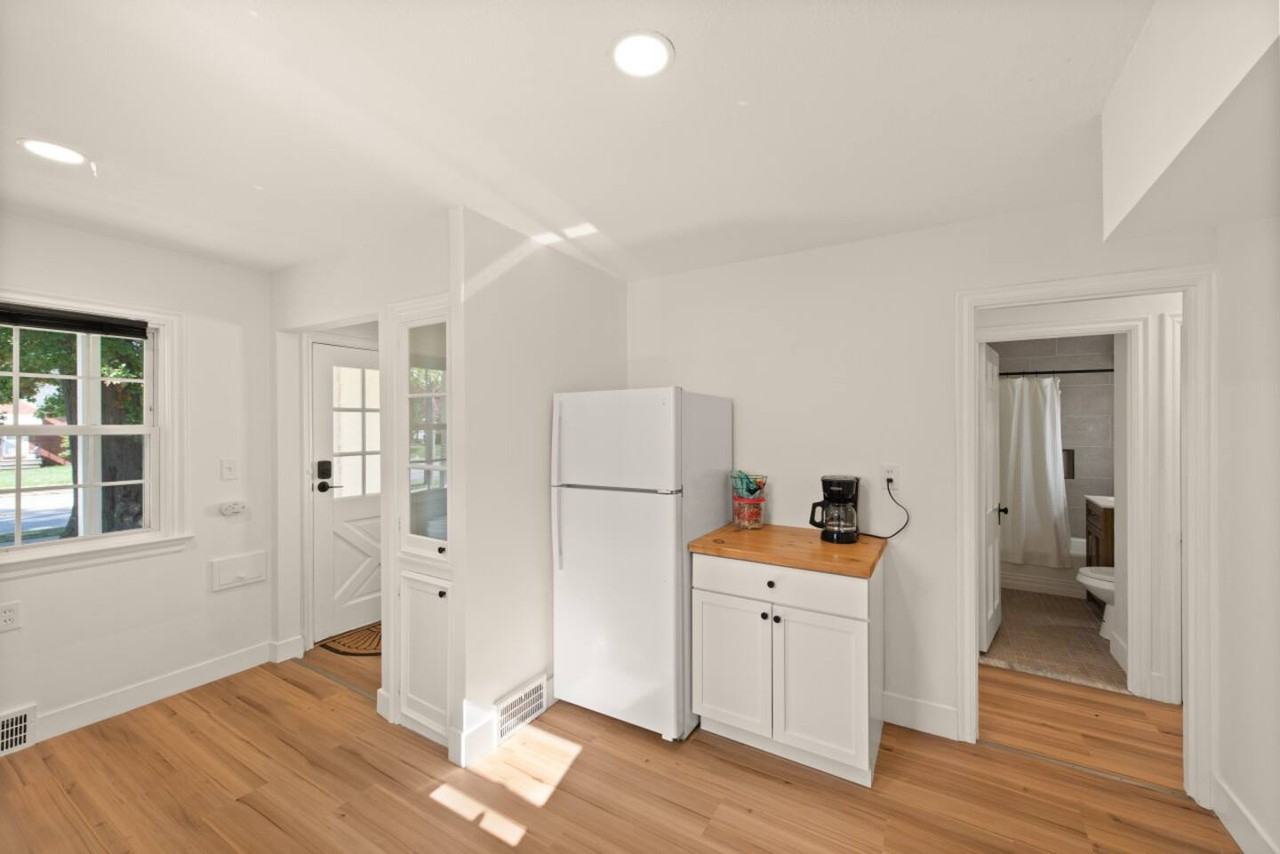 611 E 260th St - Photo 4 of 13