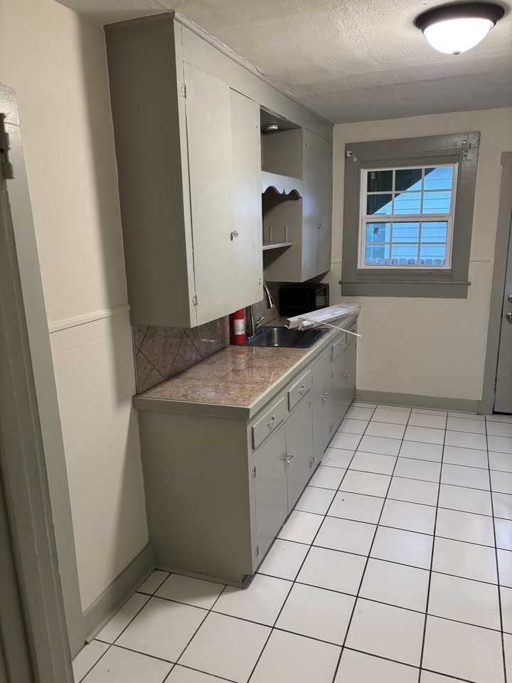 861 Arlington Ave #3 - Photo 5 of 12