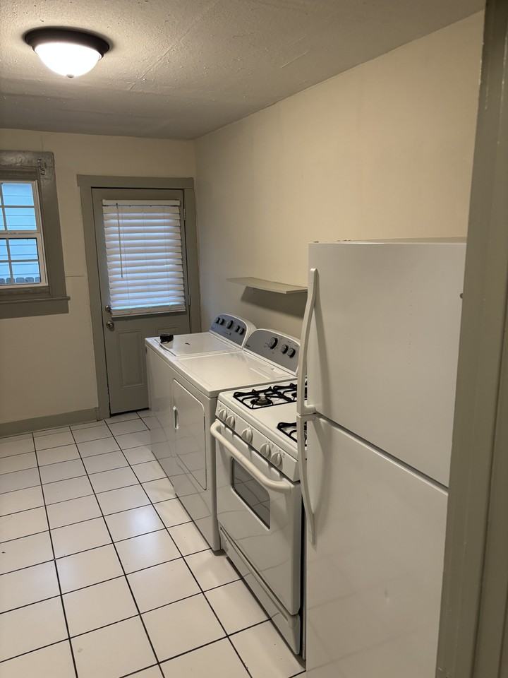 861 Arlington Ave #3 - Photo 6 of 12