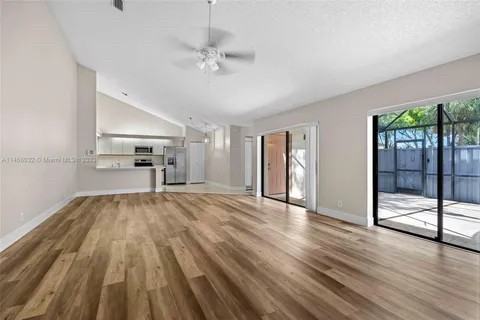 8912 Thumbwood Cir - Photo 5 of 20