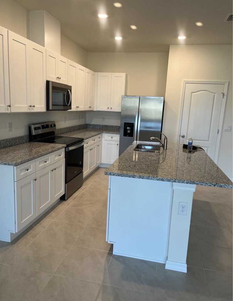 1242 Lido Dr - Photo 3 of 12