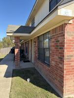 featured image of 1009 Lansberry Ct #C