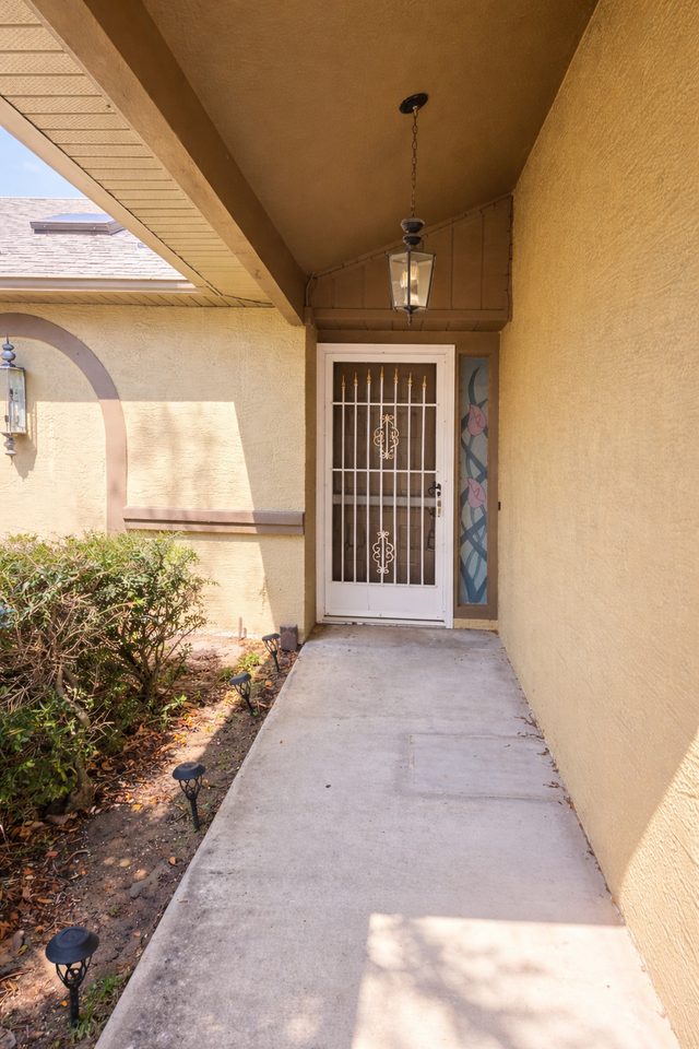 7713 Bramblewood Dr - Photo 3 of 14