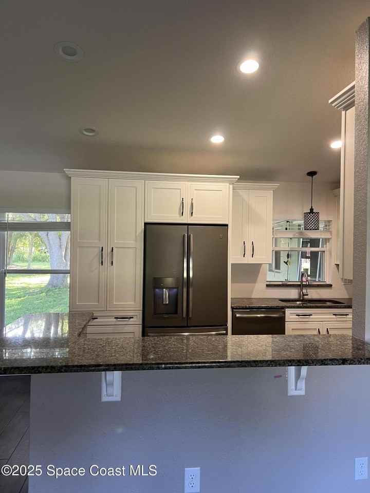 497 Forgal Ave Ne - Photo 4 of 7