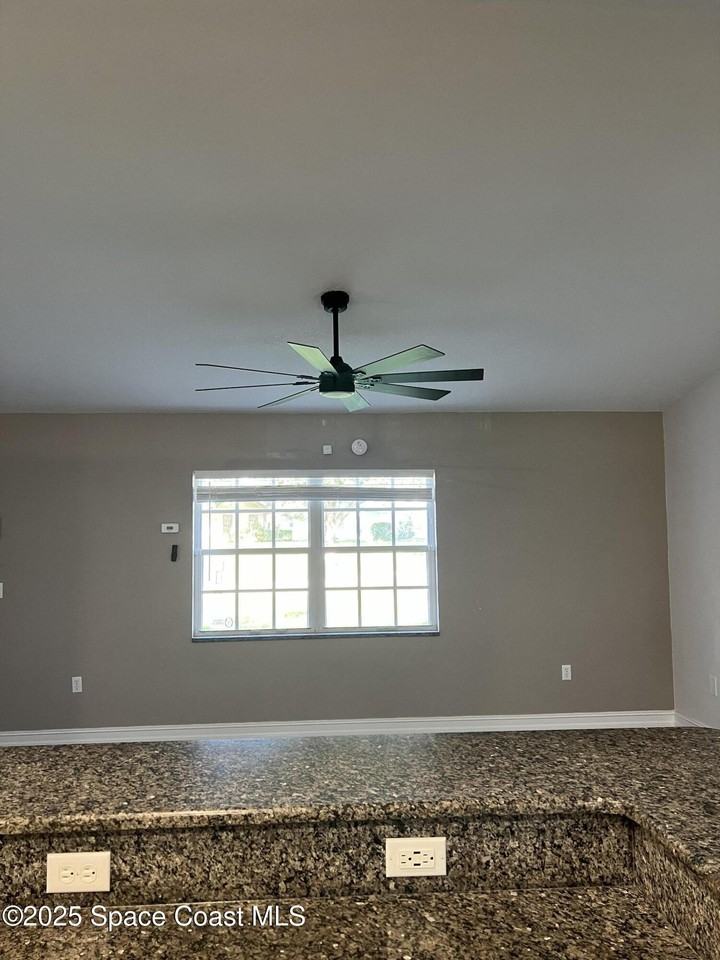 497 Forgal Ave Ne - Photo 6 of 7