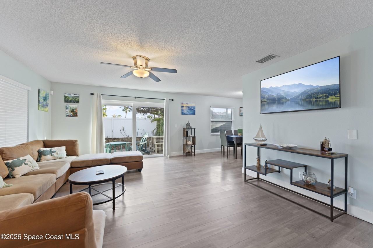 255 Ocean View Ln Apt A - Photo 4 of 23