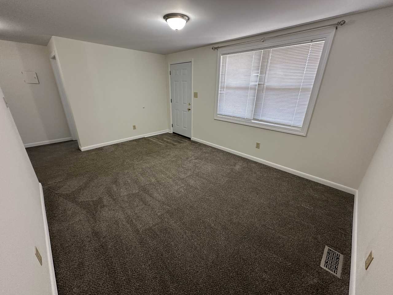 1121 Nw Blvd #1121 - Photo 2 of 7