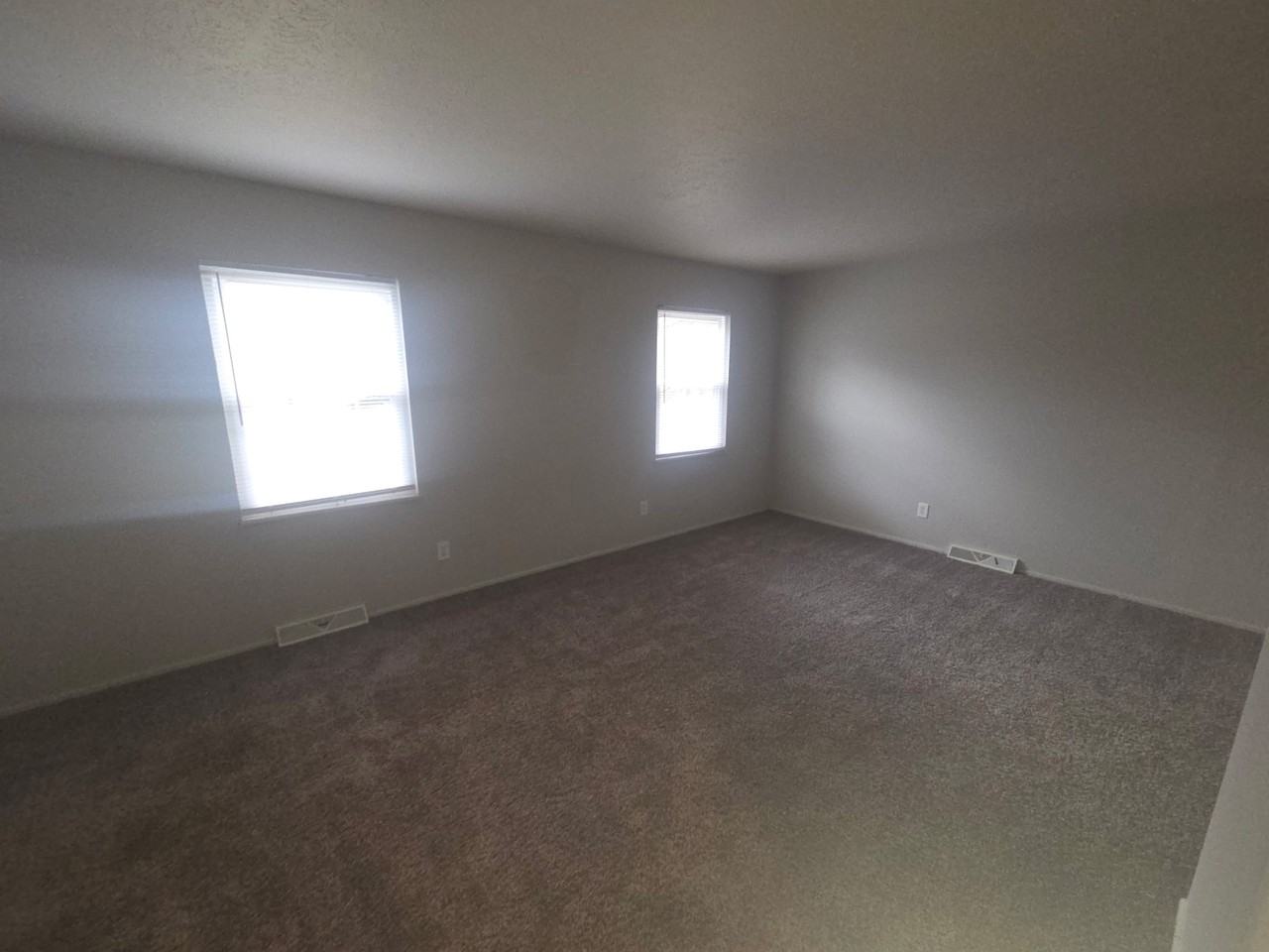 407 Mathews Rd - Photo 4 of 5