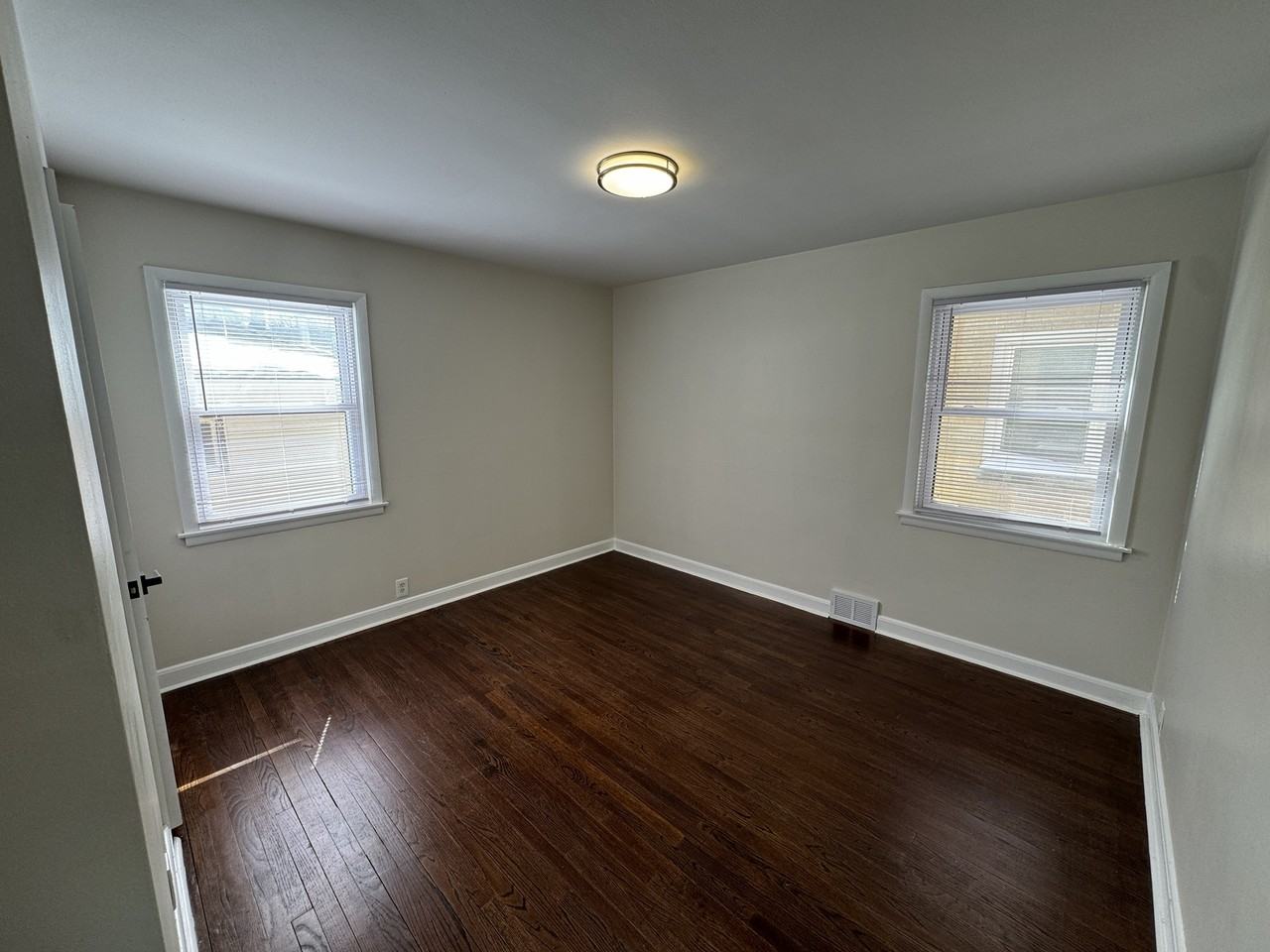 8625 W Burleigh St - Photo 5 of 9