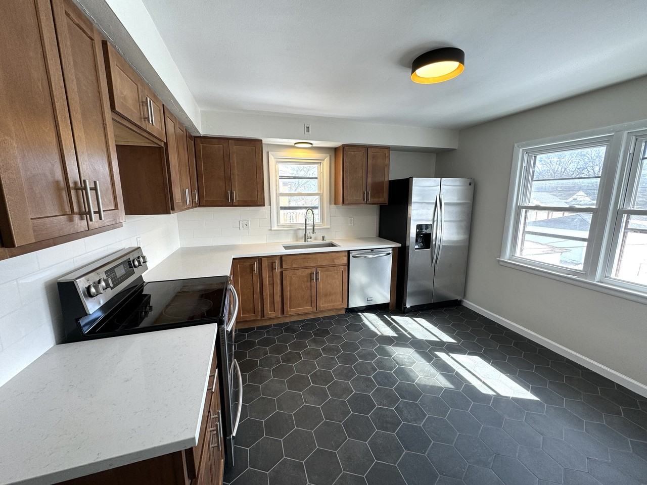 8627 W Burleigh St - Photo 3 of 10