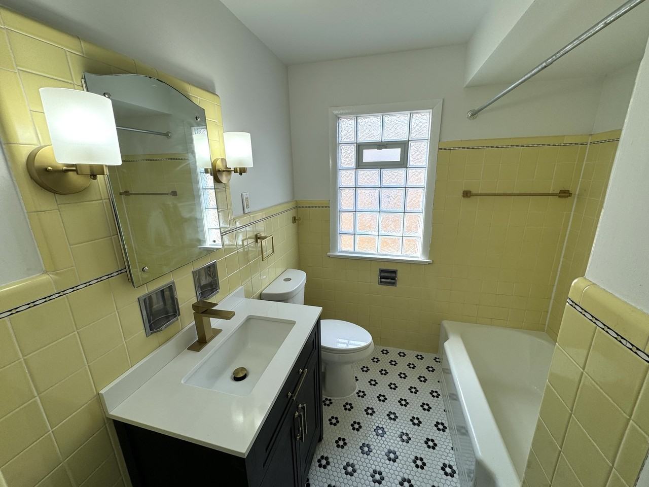 8627 W Burleigh St - Photo 4 of 10