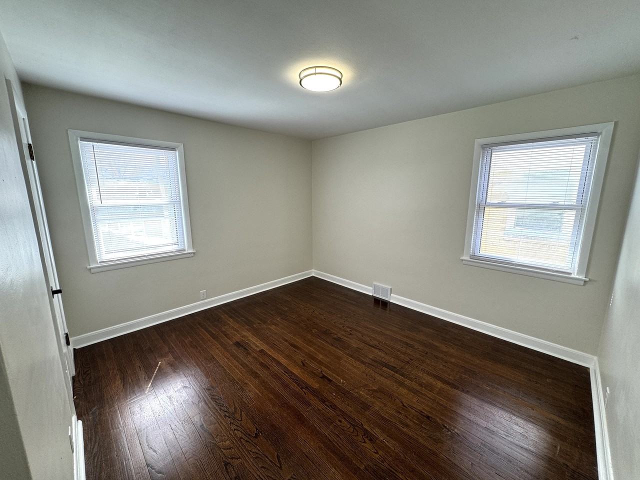 8627 W Burleigh St - Photo 5 of 10