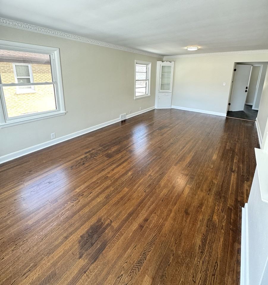 8627 W Burleigh St - Photo 7 of 10