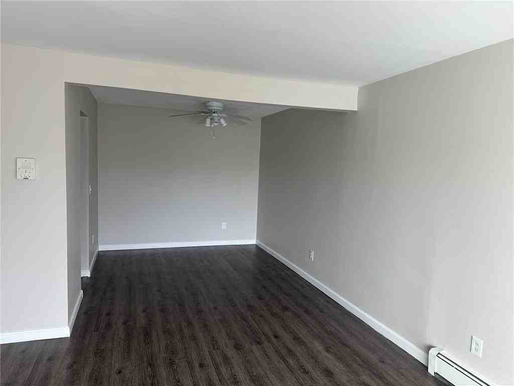 3 Admiralty Dr Apt 10-4 - Photo 6 of 13