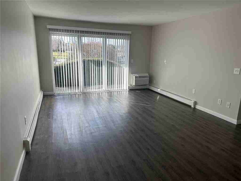 3 Admiralty Dr Apt 10-4 - Photo 7 of 13