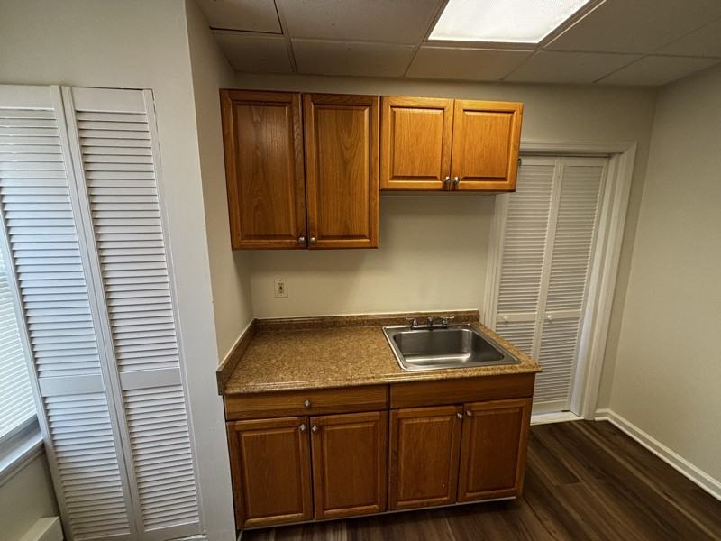 667 Green St #4 - Photo 7 of 9