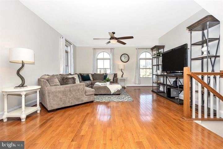 9112 Kenway Ln - Photo 7 of 50