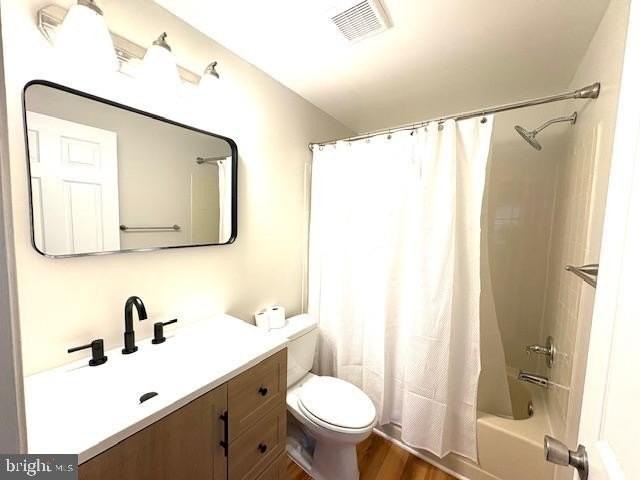 526 Palmtree Dr - Photo 7 of 9