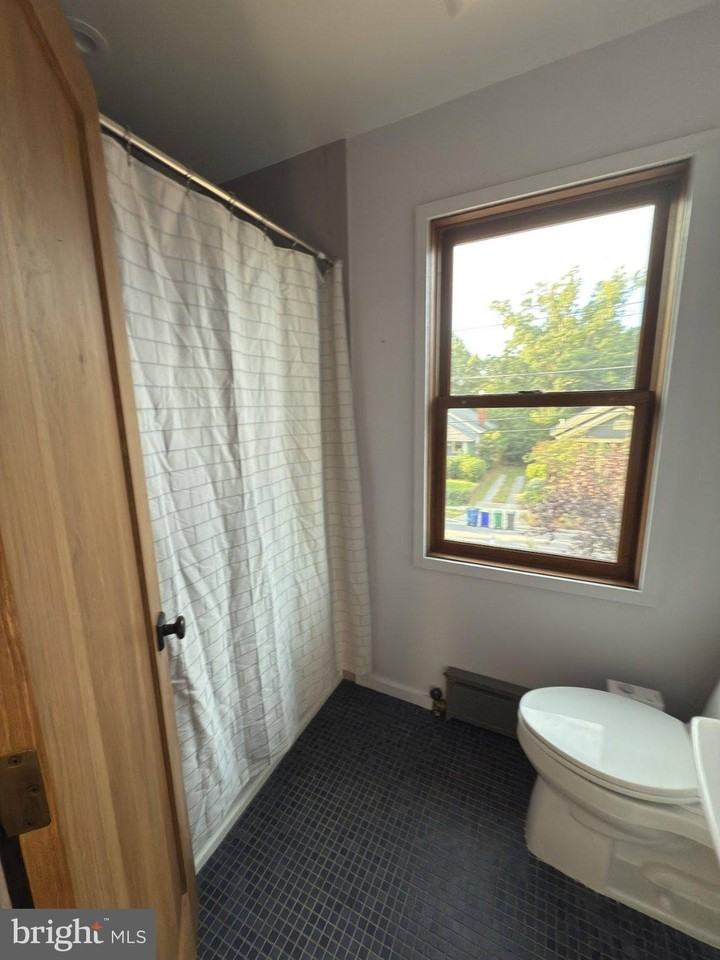 807 Richmond Ave - Photo 4 of 20