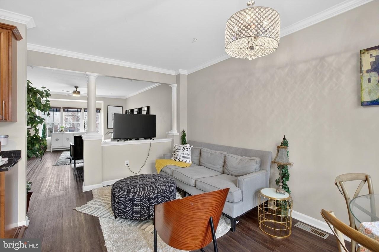 2121 Congresbury Pl - Photo 6 of 44