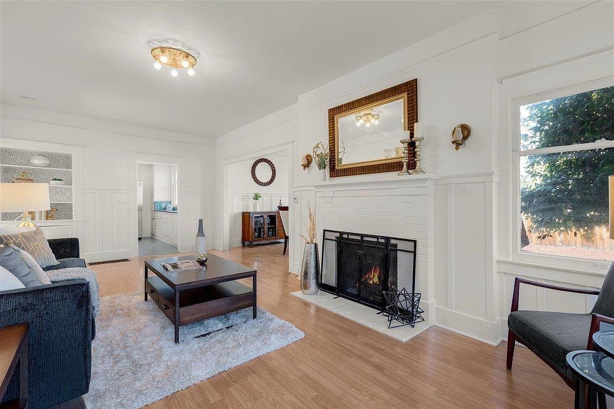 7831 Eigleberry St - Photo 4 of 19